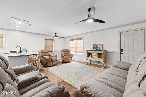 5d-7813 N Lagoon Dr, Panama City, FL, 32408-5258 | Card Image