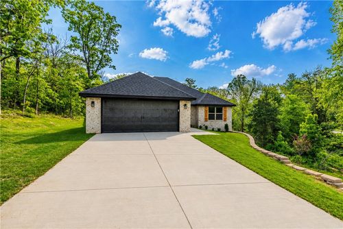 95 Shetland Dr, Bella Vista, AR, 72715-3805 | Card Image