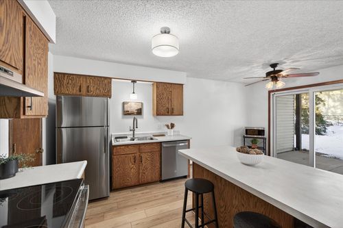 4372 Buckingham Ct, Vadnais Heights, MN, 55127-3682 | Card Image