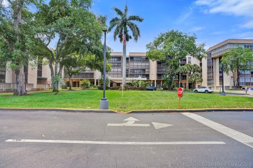 a302-2800 N 46th Ave, Hollywood, FL, 33021-2966 | Card Image