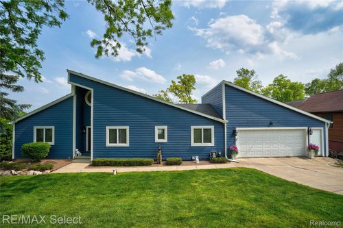 7457 Haviland Beach Dr, Linden, MI, 48451-8777 | Card Image