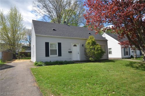 390 Morrison Avenue, Cuyahoga Falls, OH, 44221 | Card Image