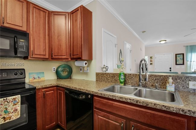 13 Running Oak Dr, Townhouse with 2 bedrooms, 3 bathrooms and null parking in Bluffton SC | Image 11