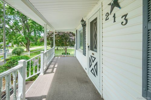 213 Morrell St, Yale, MI, 48097-2948 | Card Image