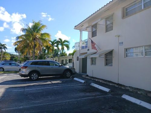 apt-2-3031 Ne 21st Ter, Oakland Park, FL, 33306-1226 | Card Image