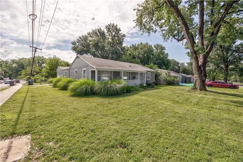 7101 Maple St, Overland Park, KS, 66204-2148 | Card Image