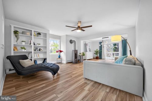 575 W Valley Rd, WAYNE, PA, 19087-5336 | Card Image