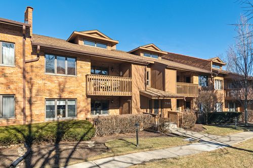 apt-109-7962 Garfield Ave, Burr Ridge, IL, 60527-7926 | Card Image