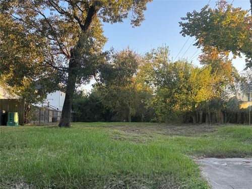 951 W 41st St, Houston, TX, 77018-5301 | Card Image