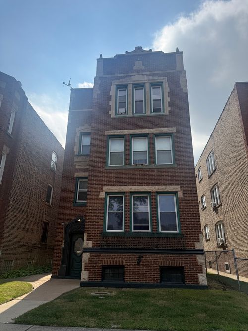 8942 S Blackstone Avenue, Chicago, IL, 60619 | Card Image