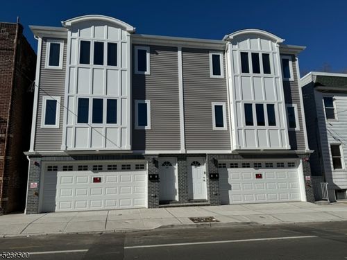 560 N 11th St, Newark, NJ, 07107-1914 | Card Image