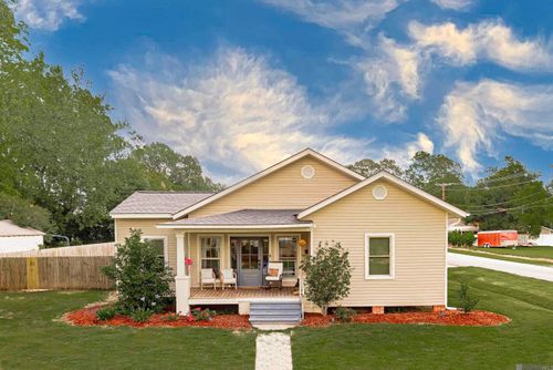 204 Lejeune St, New Roads, LA, 70760-3628 | Card Image