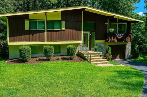 249 Mill River Rd, Chappaqua, NY, 10514-3224 | Card Image