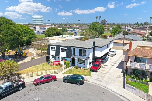 17372 Dairyview Cir, Huntington Beach, CA, 92647-8746 | Card Image