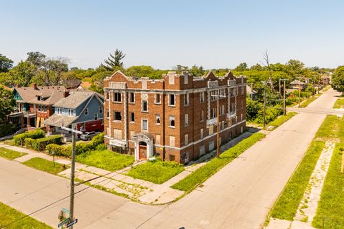 3204 Gladstone St, Detroit, MI, 48206-2152 | Card Image