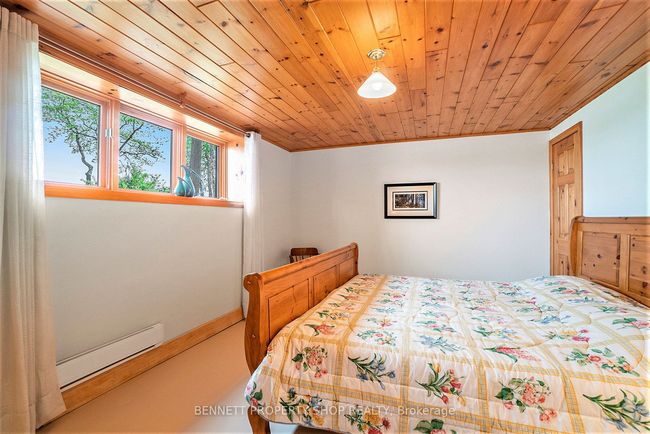 33 Burton Lane, House other with 5 bedrooms, 2 bathrooms and 4 parking in Renfrew ON | Image 17