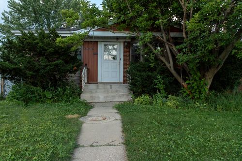 8837 Belleforte Ave, Morton Grove, IL, 60053-2015 | Card Image