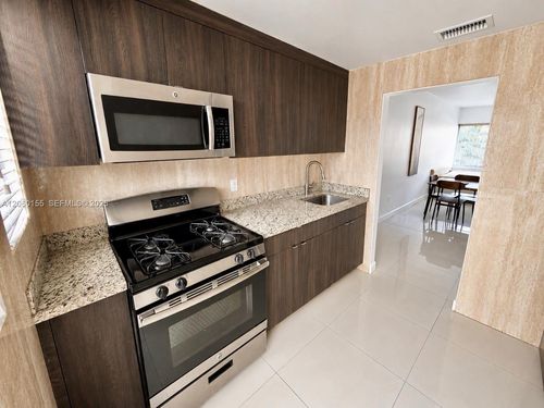 4-1027 94th St, Bay Harbor Islands, FL, 33154-2379 | Card Image
