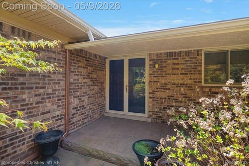 3120 Hartford Ln, Shelby Township, MI, 48316-2131 | Card Image