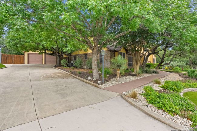 7835 Wild Eagle Rd, House other with 5 bedrooms, 3 bathrooms and null parking in San Antonio TX | Image 4
