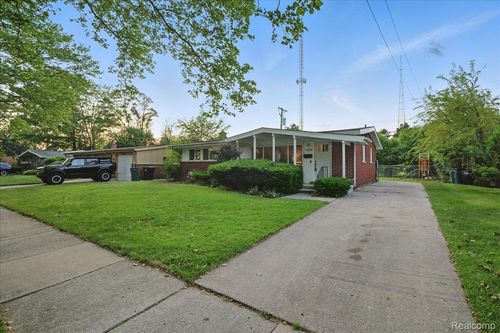 15220 Kenton St, Oak Park, MI, 48237-1554 | Card Image