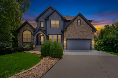 6052 Brownridge Dr, Shawnee, KS, 66218-8626 | Card Image