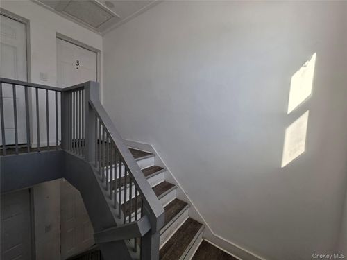 apt-3-135 Fullerton Ave, Newburgh, NY, 12550-4362 | Card Image