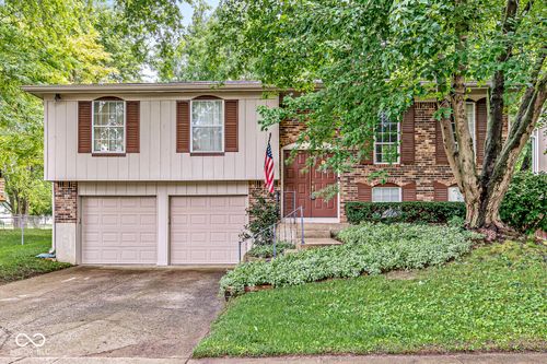 7616 Concord Ln, Fishers, IN, 46038-1913 | Card Image