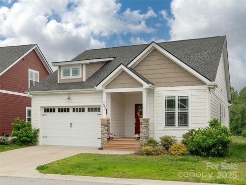 242 Leyland Cir, Hendersonville, NC, 28792-0498 | Card Image