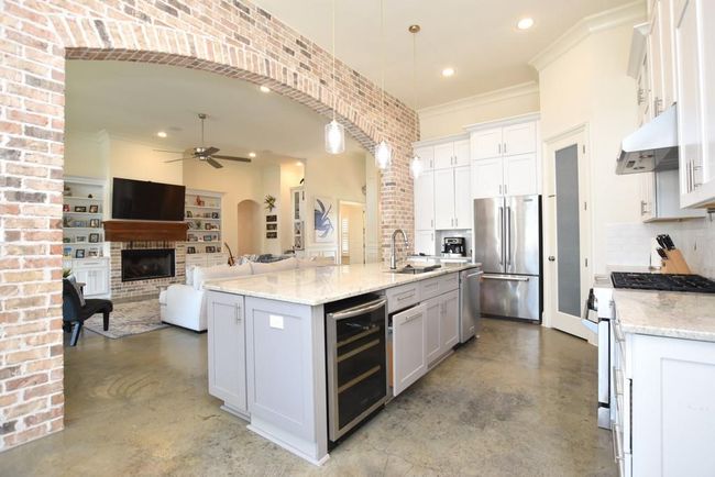 Kitchen | Image 12