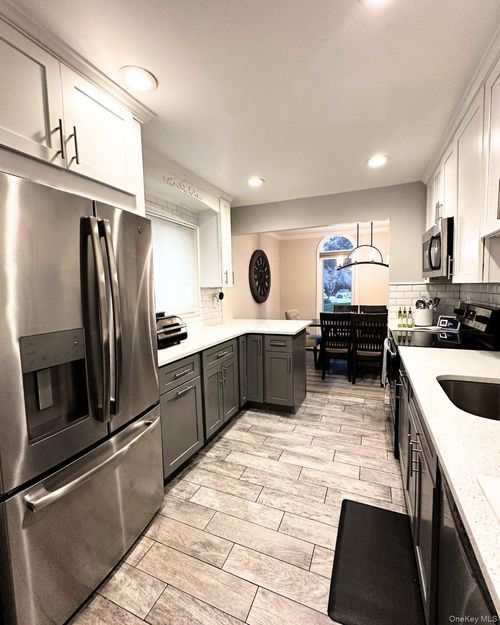 1-13 Granada Cres, White Plains, NY, 10603-1231 | Card Image