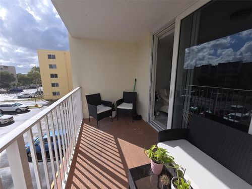 apt-307-6970 Nw 186th St, Hialeah, FL, 33015-3146 | Card Image