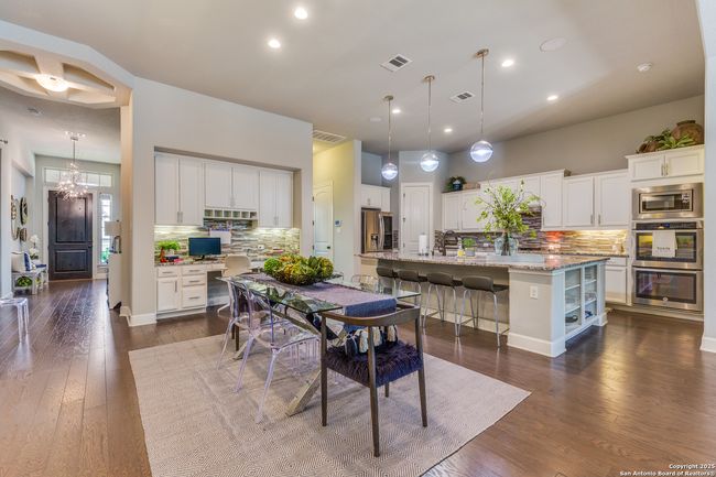 8822 Whisper Gate, House other with 4 bedrooms, 3 bathrooms and null parking in Fair Oaks Ranch TX | Image 5