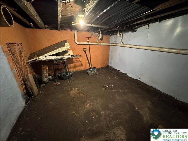 226 E Snyder Ave, Townhouse with 2 bedrooms, 1 bathrooms and null parking in Lansford PA | Image 31