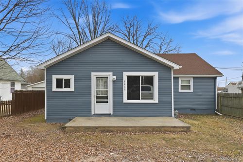 9665 River St, Clay, MI, 48001-4666 | Card Image