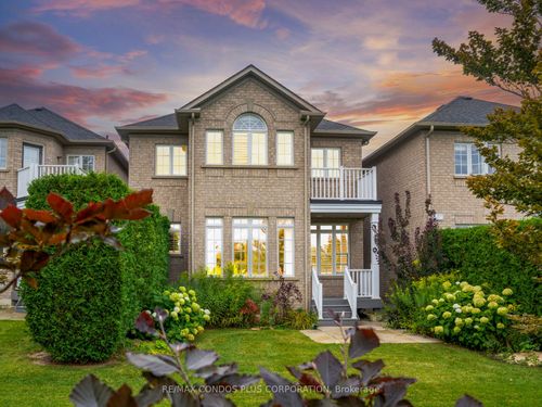 81 Stonecliffe Cres, Aurora, ON, L4G7Z7 | Card Image