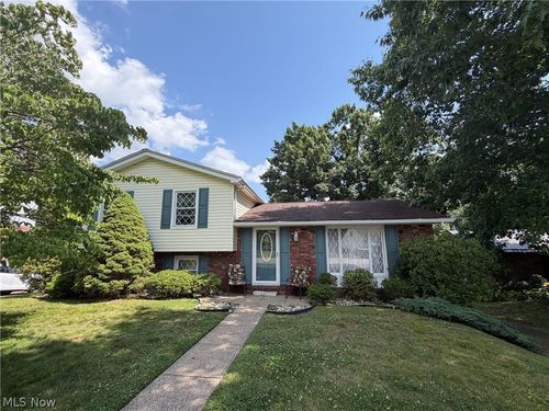 170 Tartan Dr, Follansbee, WV, 26037-1058 | Card Image