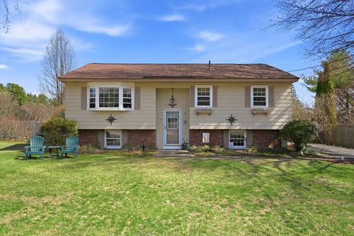 6 Heather Dr, Hooksett, NH, 03106-1538 | Card Image