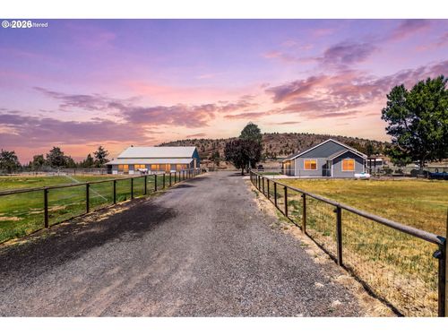 3099 Nw Williams Way, Redmond, OR, 97756-8186 | Card Image