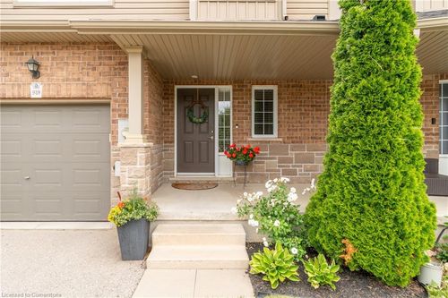 939 Zeller Cres, Kitchener, ON, N2A0C7 | Card Image