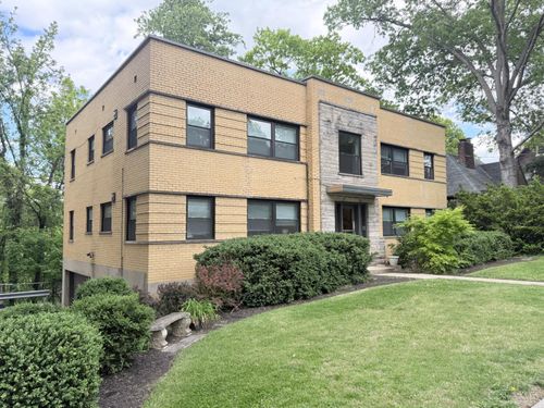 458 Wood Ave, Cincinnati, OH, 45220-3301 | Card Image