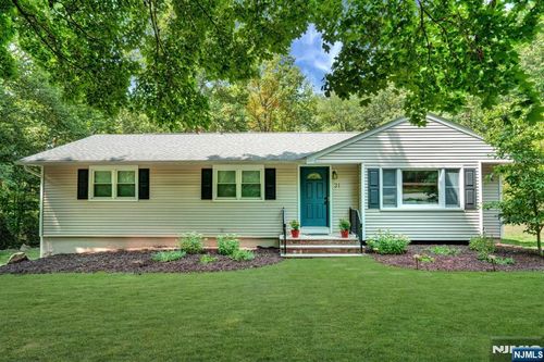 31 Fieldstone Dr, Ringwood, NJ, 07456-2713 | Card Image