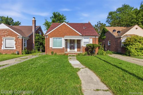 18246 Ashton Ave, Detroit, MI, 48219-2957 | Card Image