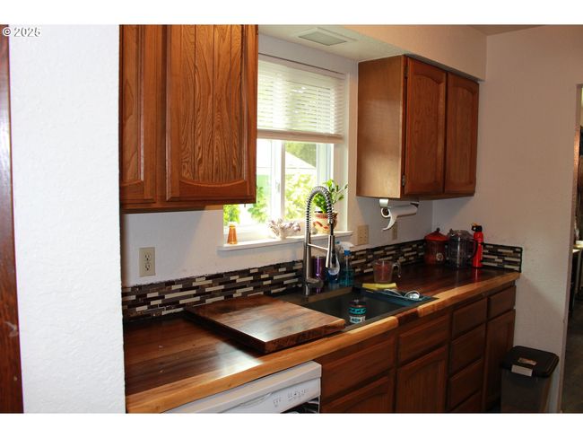 1783 View St, House attached with 3 bedrooms, 2 bathrooms and 2 parking in Myrtle Point OR | Image 13