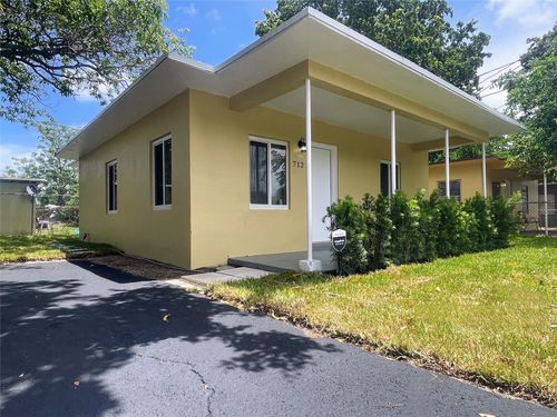 712 Nw 17th Ave, Fort Lauderdale, FL, 33311-7831 | Card Image