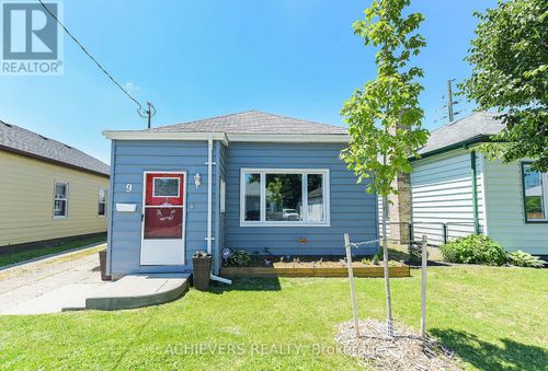 9 Pearl St, London, ON, N5Z1X1 | Card Image