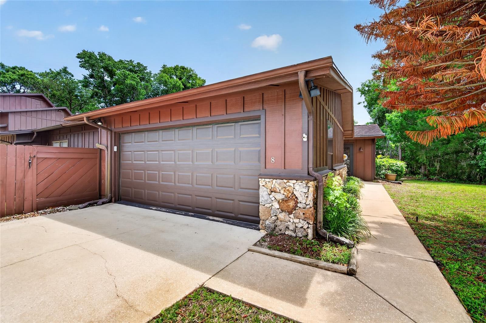 Residential in ORMOND BEACH
