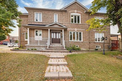 295 Morningmist St, House other with 4 bedrooms, 4 bathrooms and 6 parking in Brampton ON | Image 2