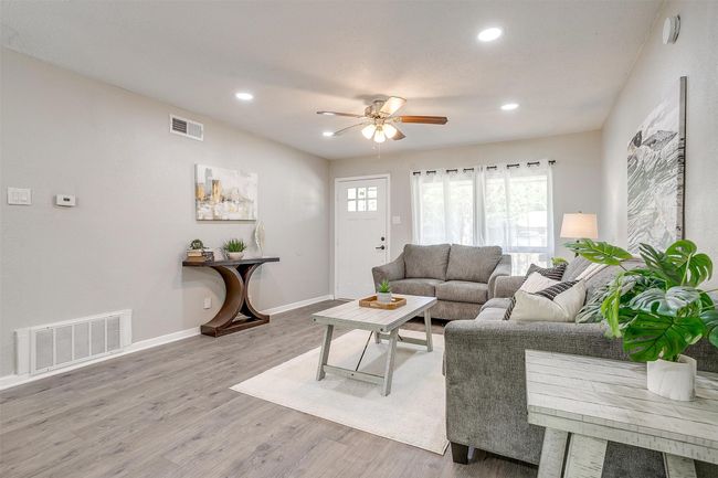 1909 Balla Way, House other with 3 bedrooms, 2 bathrooms and null parking in Grand Prairie TX | Image 4
