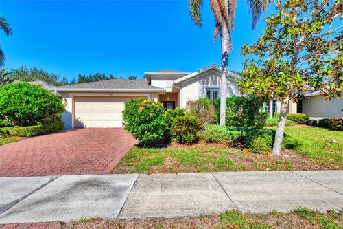 9022 Coachman Dr, VENICE, FL, 34293-8833 | Card Image
